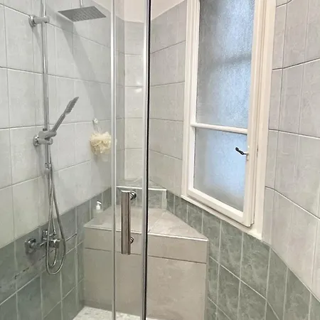Cosy Little On Buda Apartament *